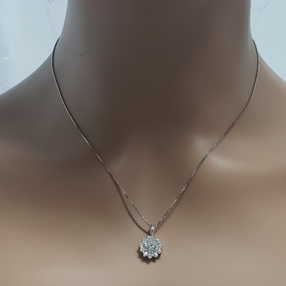 Classic Zircon Flower Pendant Necklace in 925 Silver